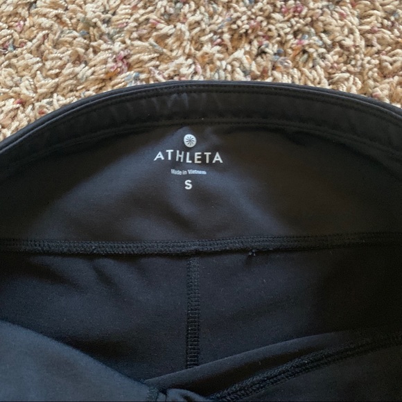 ATHLETA CROPS W/ MESH 💫FINAL SALE - Picture 3 of 4